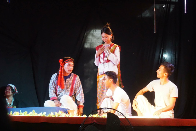 মঞ্চস্থ হলো তৈনগাঙ থিয়েটার এর নাক্‌শ লুরি